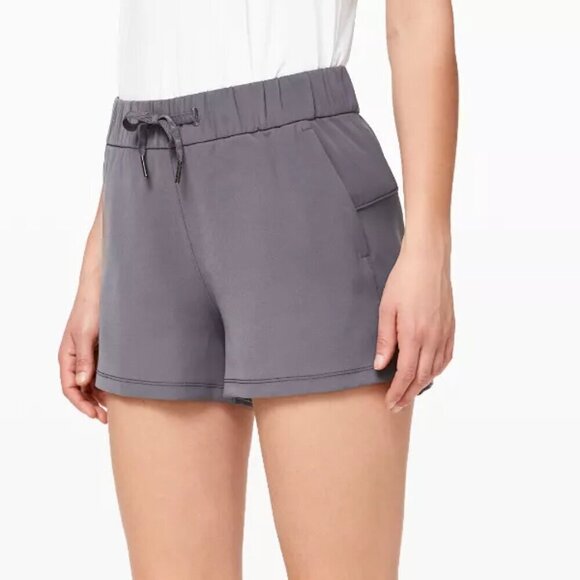 Lululemon on the Fly Woven Mid-Rise Short 2.5" - Picture 1 of 6
